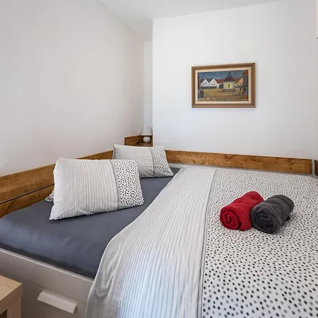 Skornickuv Statek Apartamento *