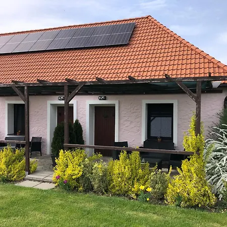 Апартаменты Skornickuv Statek *