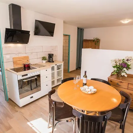 Skornickuv Statek Apartamento *